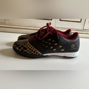 LEOCI Performance Turf  Men  Soccer Shoes Indoor/cleats black/gold 7.5 athlete